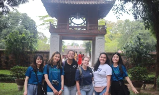 Trở thành Hướng dẫn viên 'không kinh nghiệm' quảng bá hình ảnh Thủ đô nghìn năm văn hiến đến thế giới