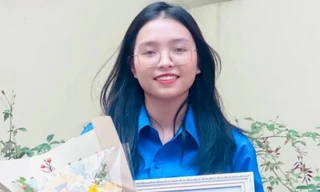 'Cô giáo' trẻ là sinh viên xuất sắc, đạt điểm tuyệt đối Khóa luận tốt nghiệp