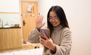 8/3 xa nhà, sinh viên 'vượt ngàn cây số' gửi tình yêu thương 