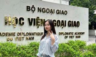 Theo đuổi kho báu tri thức: Nữ sinh Ngoại giao và hành trình thắp lửa văn hóa đọc