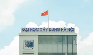 Về trường 'Xây' những ngày mùa hạ vắng bóng sinh viên