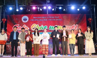 Bùng nổ sắc màu tại đêm Gala Chào Năm Mới 2025 tại Trường Đại học Thành Đông