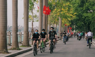 Trào lưu đạp xe Hồ Tây giữa mùa dịch COVID- 19
