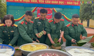 Hương xuân quân ngũ 