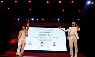 Xuân Đức và Kuun Đức Nam làm 'náo loạn' hội trường Học viện Thanh Thiếu niên