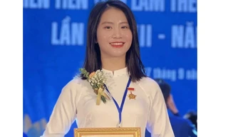 Nữ sinh trường ĐH Điều dưỡng Nam Định nhận bằng khen Thanh niên tiên tiến làm theo lời Bác toàn quốc năm 2023