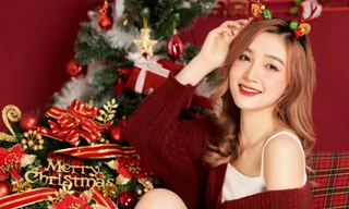Hoa khôi Đại học Quốc gia cuốn hút mọi ánh nhìn với bộ ảnh Giáng sinh ngọt ngào