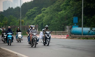 Sáng sớm ngày 27/4, sinh viên rời Thủ đô khi ‘đường thông hè thoáng’