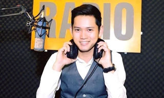 Những nỗi buồn trải dài trang sách của cựu phát thanh viên Nite Xone