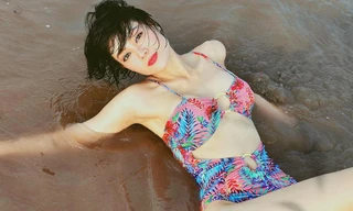 Showbiz 19/7: Thanh Hương mặc bikini khi thoát vai cửu vạn