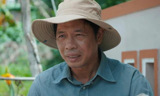 'Mẹ rơm' tập 16: Mô (Thái Hòa) phát hiện Khoản (Cao Minh Đạt) làm điều mờ ám