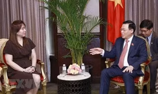 Chủ tịch Quốc hội Vương Đình Huệ tiếp lãnh đạo một số tập đoàn lớn của Philippines 