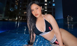 Chân dung nữ ca sĩ khóc, phải dừng diễn ở Hà Nội vì bị chê béo