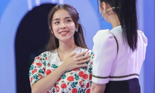 Trần Vân 'Phố trong làng' được chàng trai kém 3 tuổi chạy xe máy vượt 900km tới tỏ tình