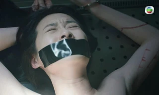 Nữ diễn viên khó chịu với cảnh quay người kiệm vải nằm trên bàn mổ