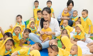 Thí sinh Hoa hậu Việt Nam thăm nơi cưu mang những mầm sống bị chối từ