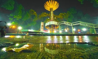 TPHCM khác lạ sau 'cơn mưa vàng' lúc rạng sáng