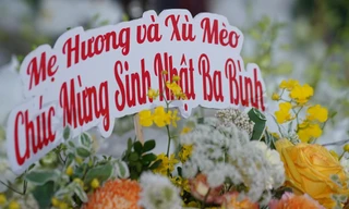 Xót xa vòng hoa mừng sinh nhật bên linh cữu Phó Chủ tịch Thường trực Lê Hoà Bình