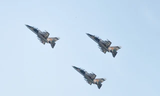 Phi đội Yak-130 xuất kích