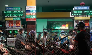 Ám ảnh rào chắn, dây giăng ở cây xăng TPHCM như thời phong tỏa giãn cách xã hội 