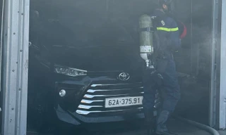 Nhà chập điện bốc cháy ở Long An