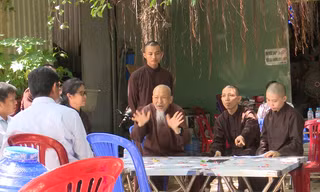 Truy tìm cô gái liên quan vụ án loạn luân ở 'Tịnh thất Bồng Lai'