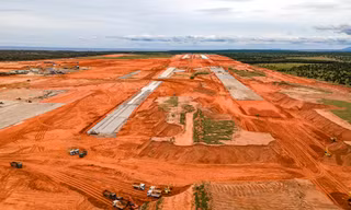 Mục sở thị hoạt động thi công sân bay dân dụng - quân sự ở Phan Thiết