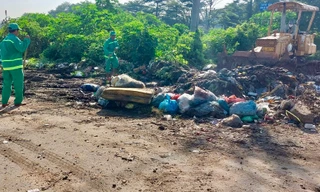 Xử lý núi rác 'khủng' trong Khu công nghiệp Tân Bình