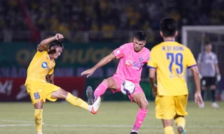 Đỗ Merlo toả sáng, chủ nhà Sài Gòn FC thủ hoà SLNA trong ngày Phan Văn Đức chấn thương