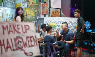 Bạn trẻ hốt bạc nhờ dịch vụ hóa trang Halloween đến khuya