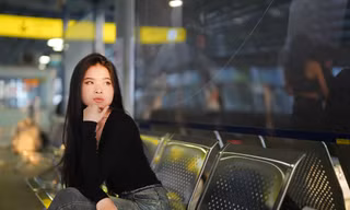 'Đua trend' chụp ảnh hoàng hôn đẹp như phim ở ga tàu metro TPHCM 
