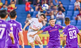 B.Bình Dương thua ngược Thể Công Viettel trên sân nhà phút 89