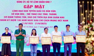 Bộ Tư lệnh Quân khu 7 gặp gỡ cơ quan thông tấn, báo chí
