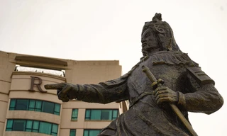 Tượng đài Đức thánh Trần Hưng Đạo trước ngày khánh thành