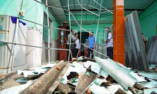 Người dân Long An trải qua một đêm kinh hoàng vì lốc xoáy