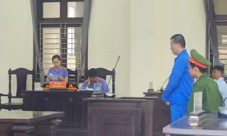 Sếp ngân hàng hạch toán khống gần 14 tỉ đồng để đánh bạc