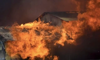 Khu người Hoa trở thành mục tiêu bị đốt phá của những người dân Solomon phẫn nộ với chính phủ. (Ảnh: AP)