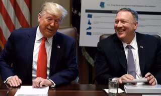 Ngoại trưởng Mike Pompeo (phải) vẫn tích cực hoạt động trong những ngày cuối cùng của nhiệm kỳ. (Ảnh: Shutterstock)