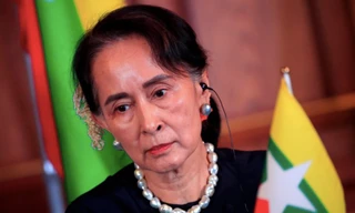 Bà Aung San Suu Kyi trước khi bị bắt. (Ảnh: Reuters)