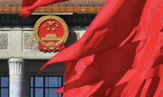 Trước Đại lễ đường nhân dân Trung Quốc ở Bắc Kinh. (Ảnh: Reuters)