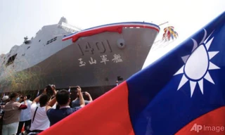 Con tàu đổ bộ vừa được Đài Loan ra mắt. (Ảnh: AP)