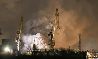 Hiện trường vụ cháy tàu. (Ảnh: AP)