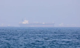 Tàu Mercer Street của Israel trên vùng biển gần cảng Fujairah của UAE ngày 3/8. (Ảnh: Reuters)