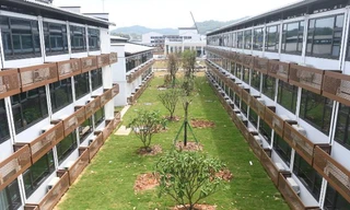 Các dãy nhà trong khu cách ly. (Ảnh: CNN)