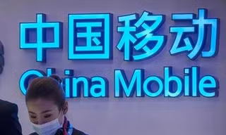 Trong một cửa hàng của China Mobile. (Ảnh: Reuters)