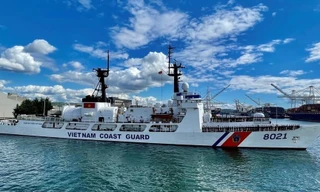 Tàu CSB 8021 rời cảng Seattle