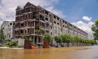 Nỗi lo trộm cắp, ngập nước ở 'làng' biệt thự triệu đô Hà Nội