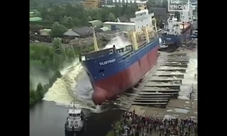 Bạn có biết những con thuyền khổng lồ được hạ thủy như thế nào?