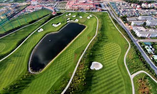 Dự thảo Nghị định về đầu tư xây dựng và kinh doanh sân golf quy định không được sử dụng đất xây dựng sân golf và công trình phụ trợ phục vụ cho hoạt động kinh doanh sân golf để xây dựng nhà ở thương mại hoặc sử dụng vào mục đích khác.