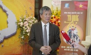 Mặc dù bận rộn với công việc của một nhà khoa học đầu ngành Y, nhưng ông vẫn nuôi dưỡng niềm đam mê lớn dành cho âm nhạc